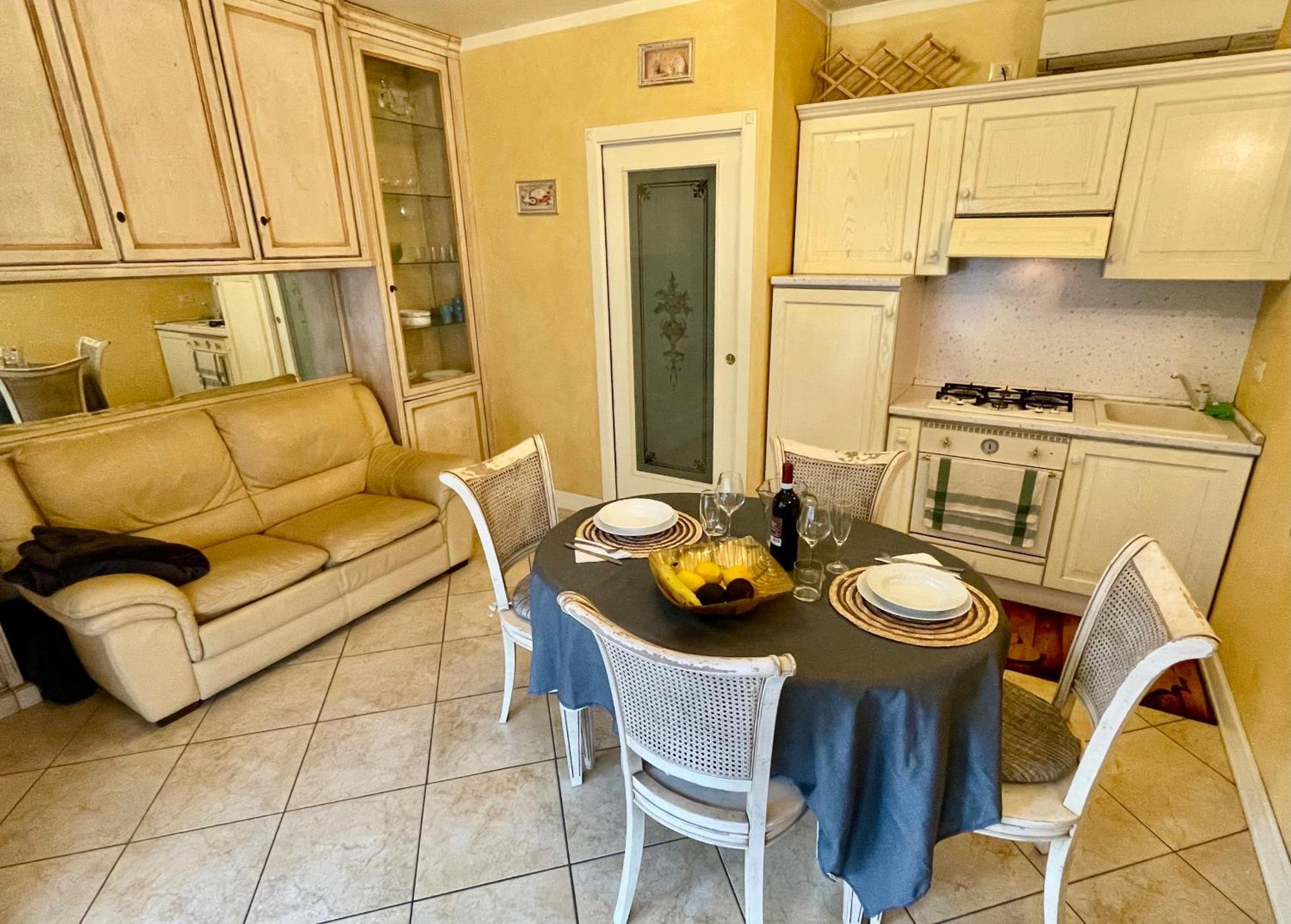 דירות דסנזאנו דל גארדה Doctor House Desenzano מראה חיצוני תמונה